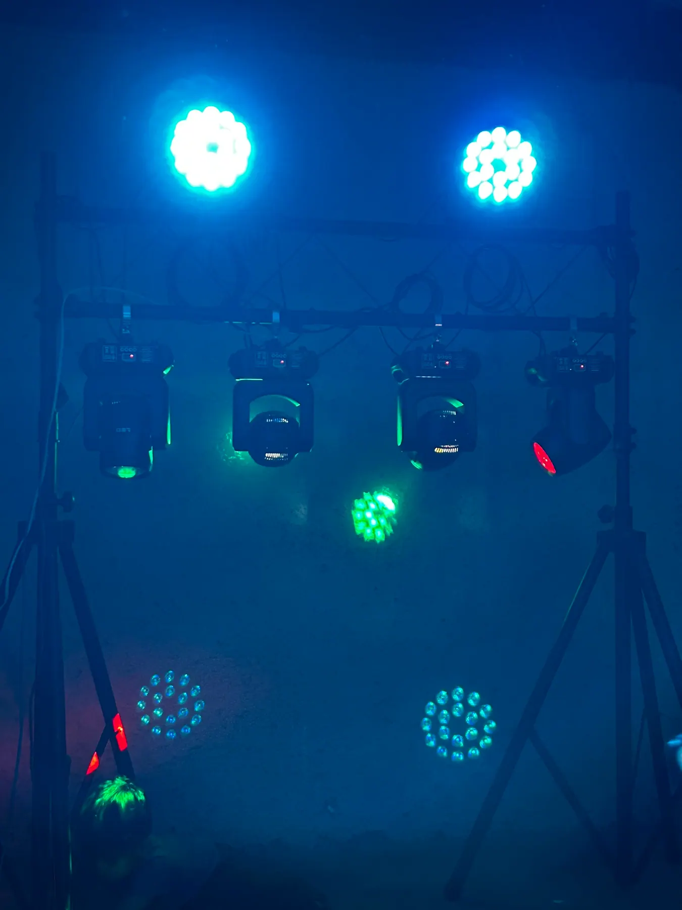 DJ y ambiente musical de Audio Foreigner